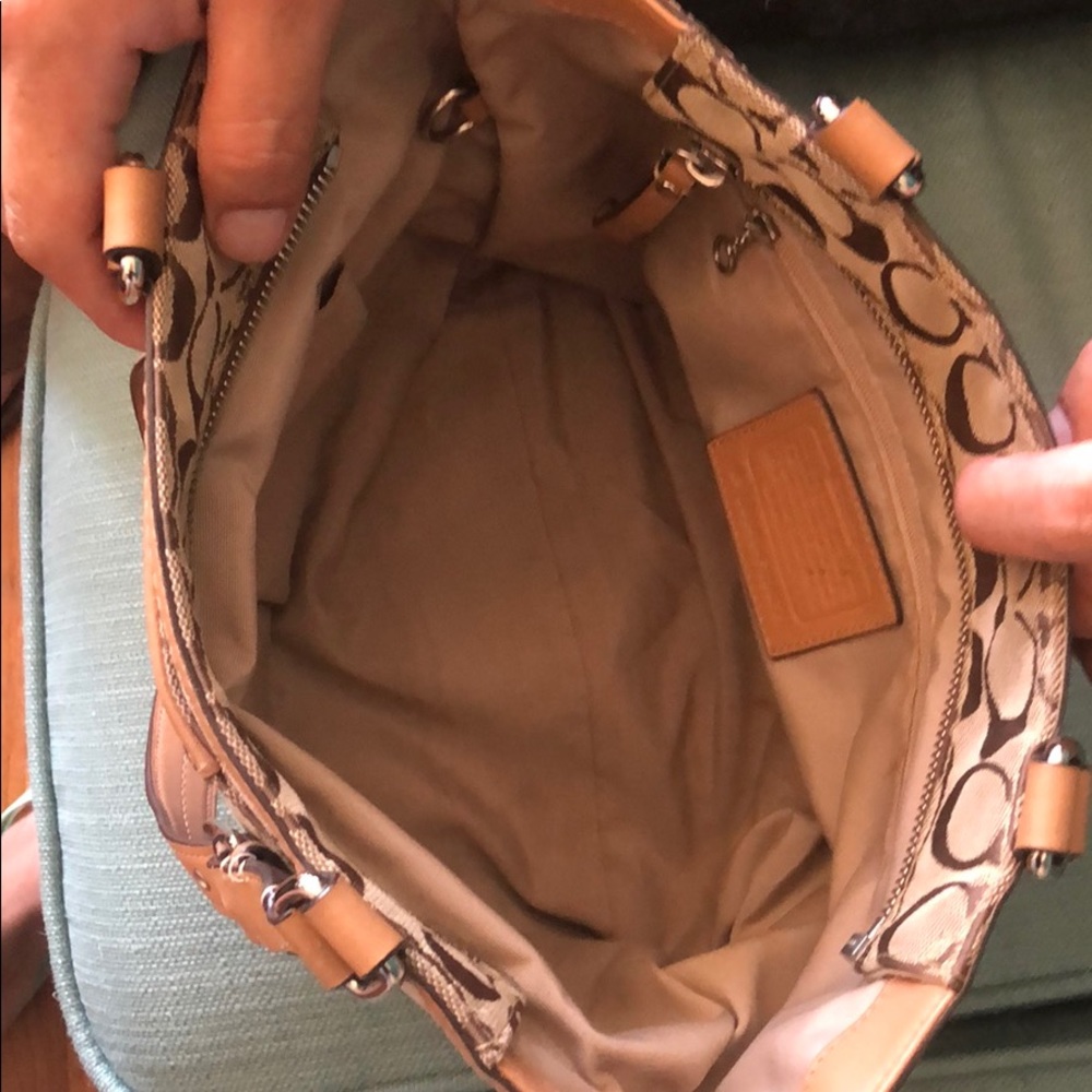 Coach Handbag 👜 - Picture 3 of 4